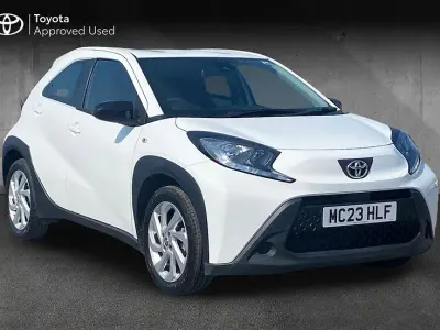Used Toyota Aygo X PURE 71 HP (52 kW) 2023 White SUV