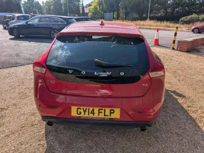 Used Volvo V40 SE Lux 180 HP (132 kW) 2014 Red Hatchback