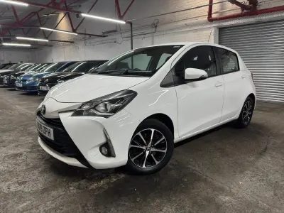 Used Toyota Yaris 111 HP (81 kW) 2019 White Hatchback