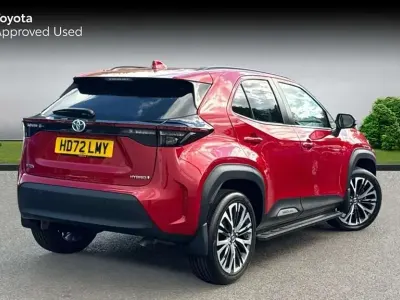 Used Toyota Yaris Cross 113 HP (83 kW) 2022 Red SUV