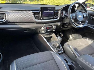Usado Kia Stonic GT-Line S 100 HP (73 kW) 2021 Branco SUV