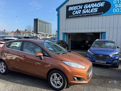 Used Ford Fiesta Zetec 100 HP (73 kW) 2013 Yellow Hatchback