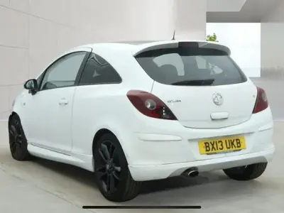 Used Vauxhall Corsa Edition 85 HP (62 kW) 2013 White Hatchback