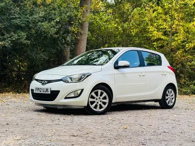 Used Hyundai i20 Active 84 HP (61 kW) 2012 White Hatchback