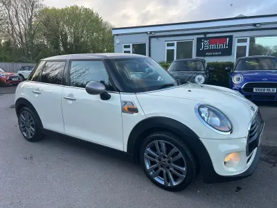 Używany Mini Cooper Hatch 2017 Biały Hatchback