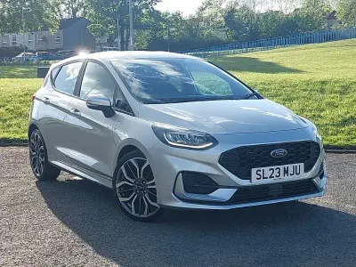 Usado Ford Fiesta ST-Line X 100 HP (73 kW) 2023 Prateado Citadino