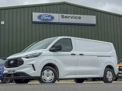 Usado Ford Transit Custom Trend 136 HP (100 kW) 2024 Branco Van