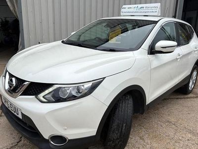 Used Nissan Qashqai Acenta 2015 White SUV