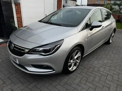 Used Vauxhall Astra SRi 150 HP (110 kW) 2016 Silver Hatchback