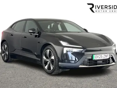Begagnad Polestar 4 Plus 200 kW (272 HK) 2025 Svart SUV