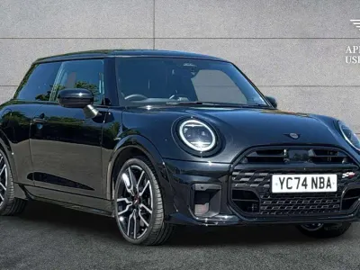 Usado Mini Cooper Hatch 154 CV (113 kW) 2024 Negro Utilitario