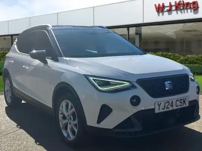 Used Seat Arona FR 115 HP (84 kW) 2024 White SUV