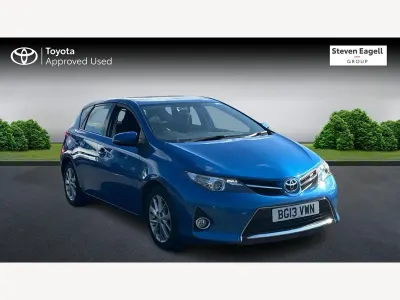 Used Toyota Auris 101 HP (74 kW) 2013 Blue Hatchback