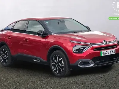Second-hand Citroën e-C4 Shine 100 kW (136 CP) 2023 Roșu Hatchback