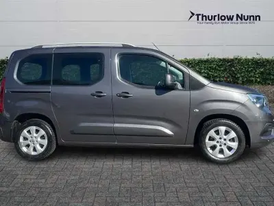 Second-hand Vauxhall Combo S 110 CP (80 kW) 2019 Gri Monovolum