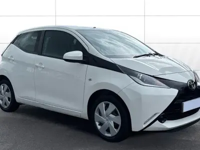 Used Toyota Aygo X-play 69 HP (50 kW) 2018 Hatchback