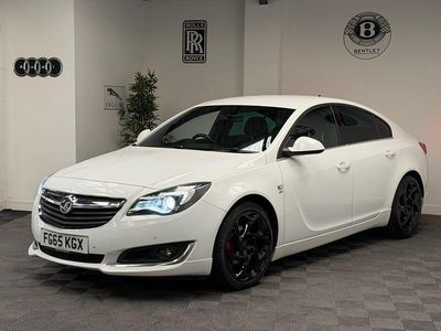 Used Vauxhall Insignia SRi 170 HP (125 kW) 2015 White Hatchback