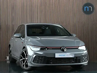 Używany VW Golf VIII GTI 245 KM (180 kW) 2024 Szary Hatchback