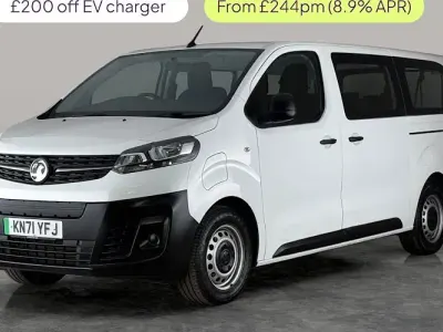 Used Vauxhall Vivaro 100 kW (136 HP) 2022 White MPV