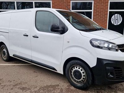Used Vauxhall Vivaro S 100 HP (73 kW) 2021 White MPV