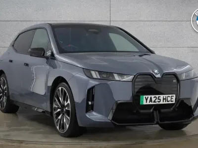 Usado BMW iX Comfort Edition 478 kW (650 CV) 2025 Gris SUV