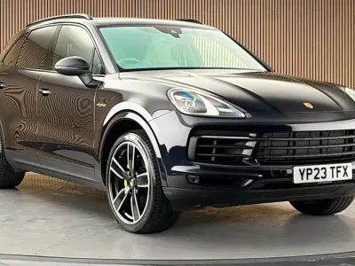 Used Porsche Cayenne Platinum Edition 462 HP (339 kW) 2022 Blue SUV