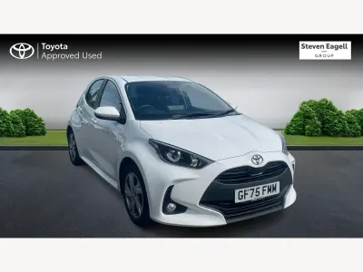 Used Toyota Yaris Hybrid 114 HP (83 kW) 2025 White Hatchback