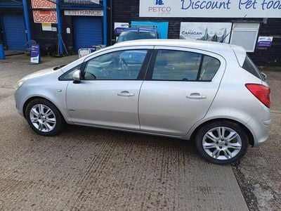 Used Vauxhall Corsa Design Edition 79 HP (58 kW) 2009 Silver Hatchback