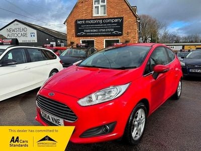 Used Ford Fiesta Zetec 82 HP (60 kW) 2014 Red Hatchback