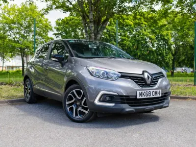 Begagnad Renault Captur Iconic 90 HK (66 kW) 2018 Grå SUV