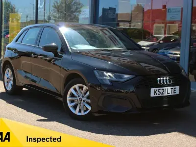 Usado Audi A3 Sportback Design 110 CV (80 kW) 2021 Negro Utilitario