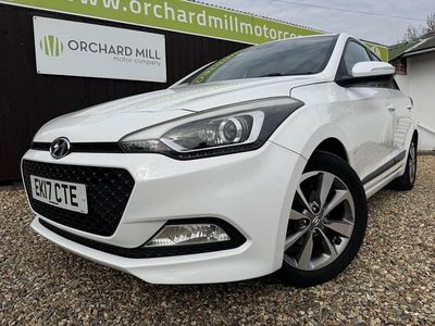 Used Hyundai i20 Premium 84 HP (61 kW) 2017 White Hatchback