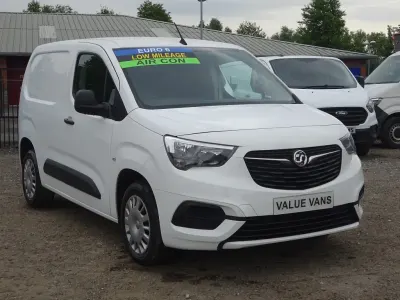 Used Vauxhall Combo Sportive 100 HP (73 kW) 2021 White MPV