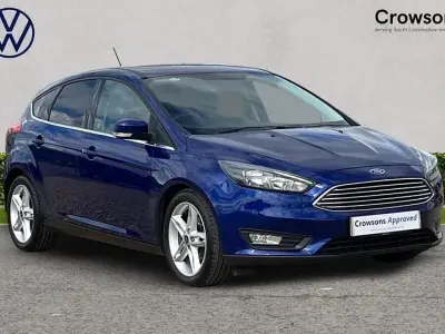 Begagnad Ford Focus Zetec 125 HK (91 kW) 2017 Blå Halvkombi