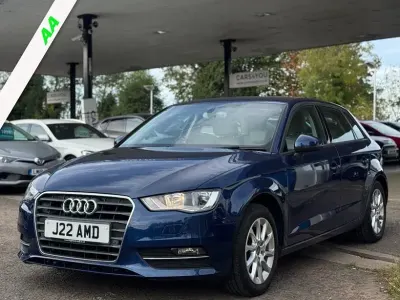 Usado Audi A3 Sportback Design 150 CV (110 kW) 2014 Azul Utilitario