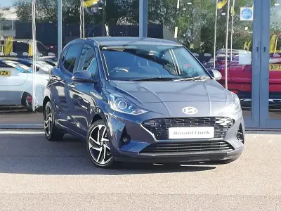Usado Hyundai i10 Premium 84 HP (61 kW) 2024 Cinzento Citadino