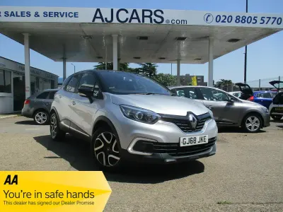 Used Renault Captur Iconic 90 HP (66 kW) 2018 Silver SUV