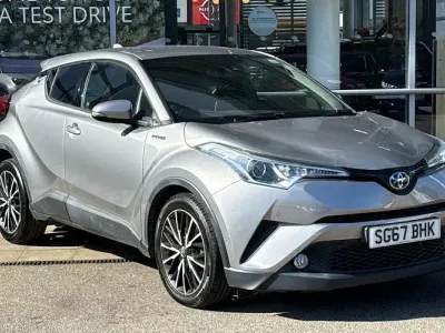 Second-hand Toyota C-HR 122 CP (89 kW) 2017 Argintiu SUV