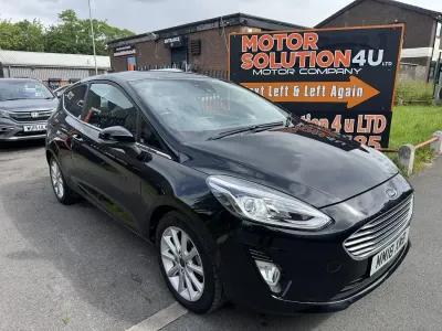 Used Ford Fiesta Titanium 100 HP (73 kW) 2018 Black Hatchback