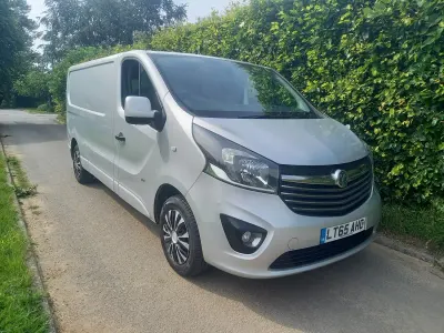 Used Vauxhall Vivaro Sportive 115 HP (84 kW) 2015 Silver
