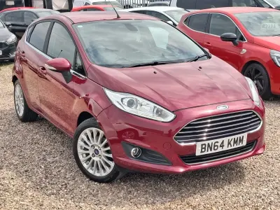 Używany Ford Fiesta Titanium 2014 Czerwony Hatchback