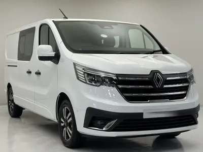Used Renault Trafic 150 HP (110 kW) 2025 Solid  glacier white  MPV