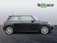 Używany Mini Cooper Exclusive 134 KM (98 kW) 2021 Niebieski Hatchback