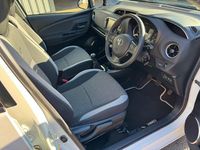 Used Toyota Yaris 111 HP (81 kW) 2019 White/black Hatchback
