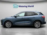 Usado Ford Kuga Vignale 190 HP (139 kW) 2023 Azul SUV