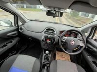 Used Fiat Punto Pop 69 HP (50 kW) 2015 White Hatchback