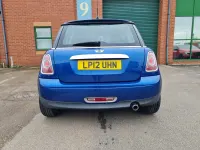 Begagnad Mini ONE Hatch 98 HK (72 kW) 2012 Blå Halvkombi