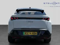 Usado Peugeot e-3008 GT 152 kW (207 CV) 2024 Blanco SUV