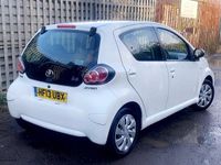 Begagnad Toyota Aygo 2013 Vit Halvkombi