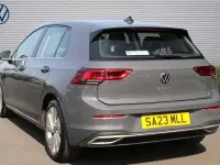 Usado VW Golf VIII Style 150 CV (110 kW) 2023 Gris Utilitario